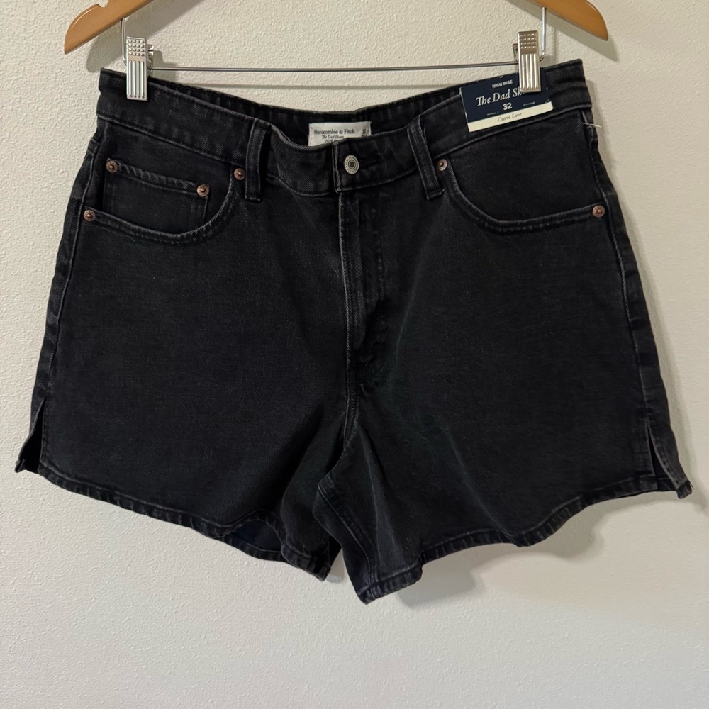 Abercrombie & Fitch Curve Love High Rise Dad Shorts Black Stretch Denim NWT-32 - Picture 2 of 9